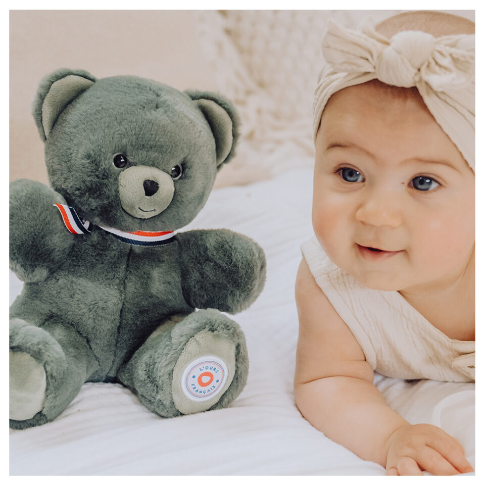 L'ours français - petit ours vert kaki 25cm ambiance 2